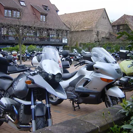 Restaurant Pere Benoit 酒店 昂特赞