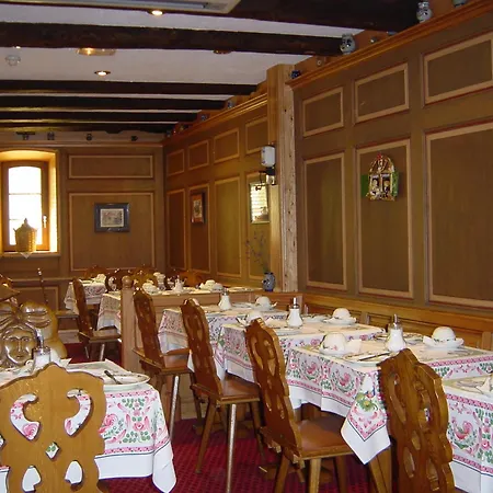 Restaurant Père Benoît Hotel 3*