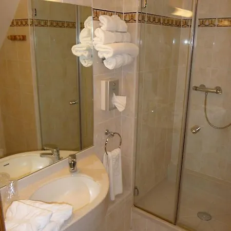 Restaurant Pere Benoit ホテル 3*