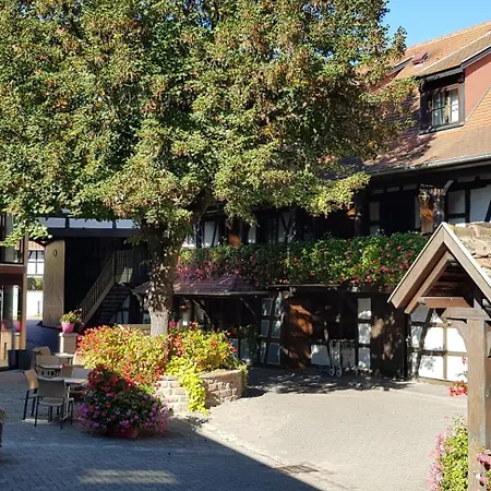 Hotel Restaurant Pere Benoit 3*