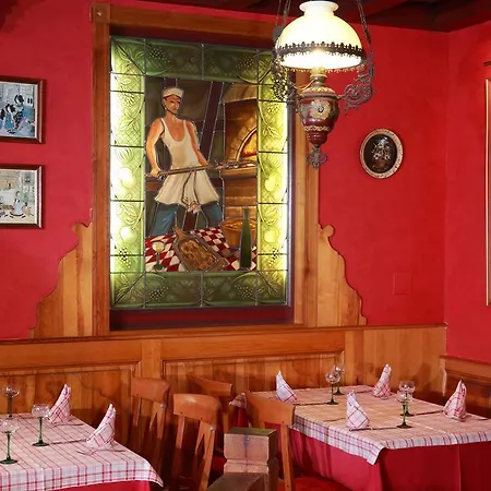 酒店 Restaurant Pere Benoit 3*