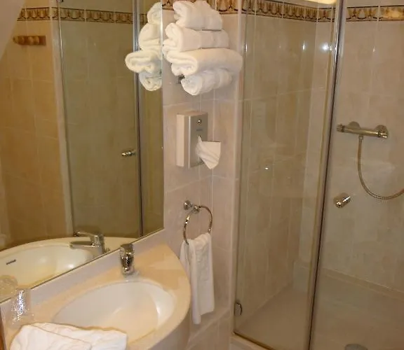 Restaurant Père Benoît Hotel 3*