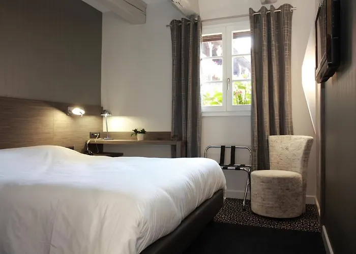 Restaurant Père Benoît Hotel 3*